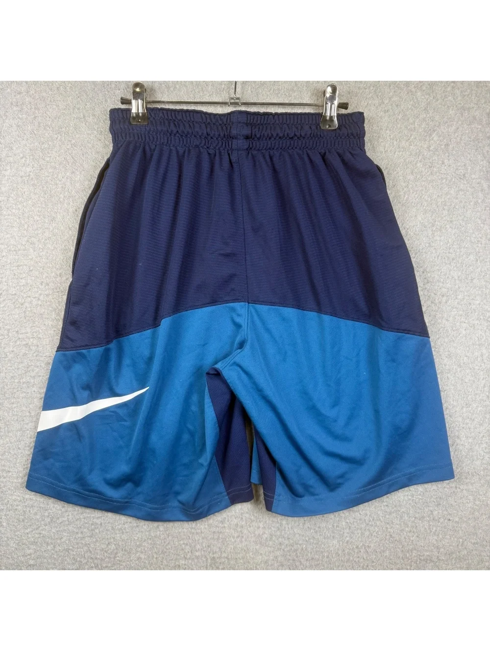 Nike Dri-FIT boys Athletic Shorts Blue Color Block Sport Training Size Medium